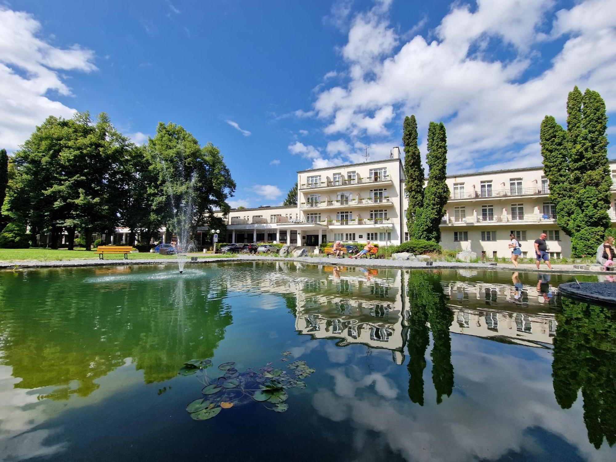 Hotel Palace - Kupele Слиач  Экстерьер фото