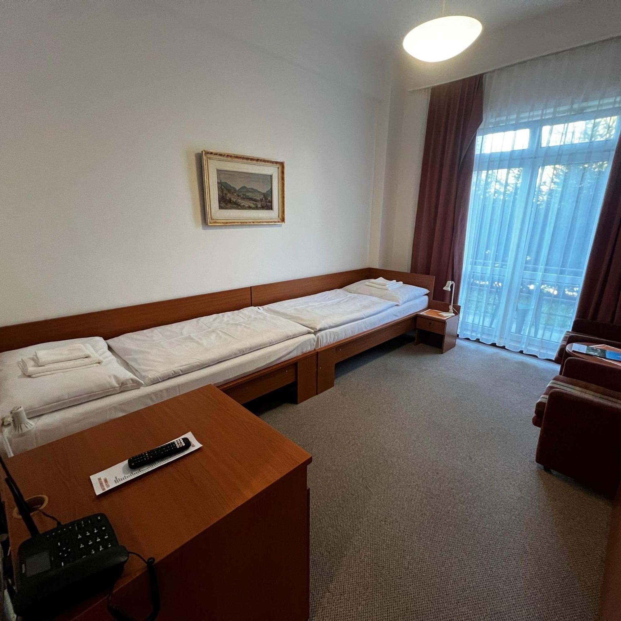 Hotel Palace - Kupele Слиач  Экстерьер фото