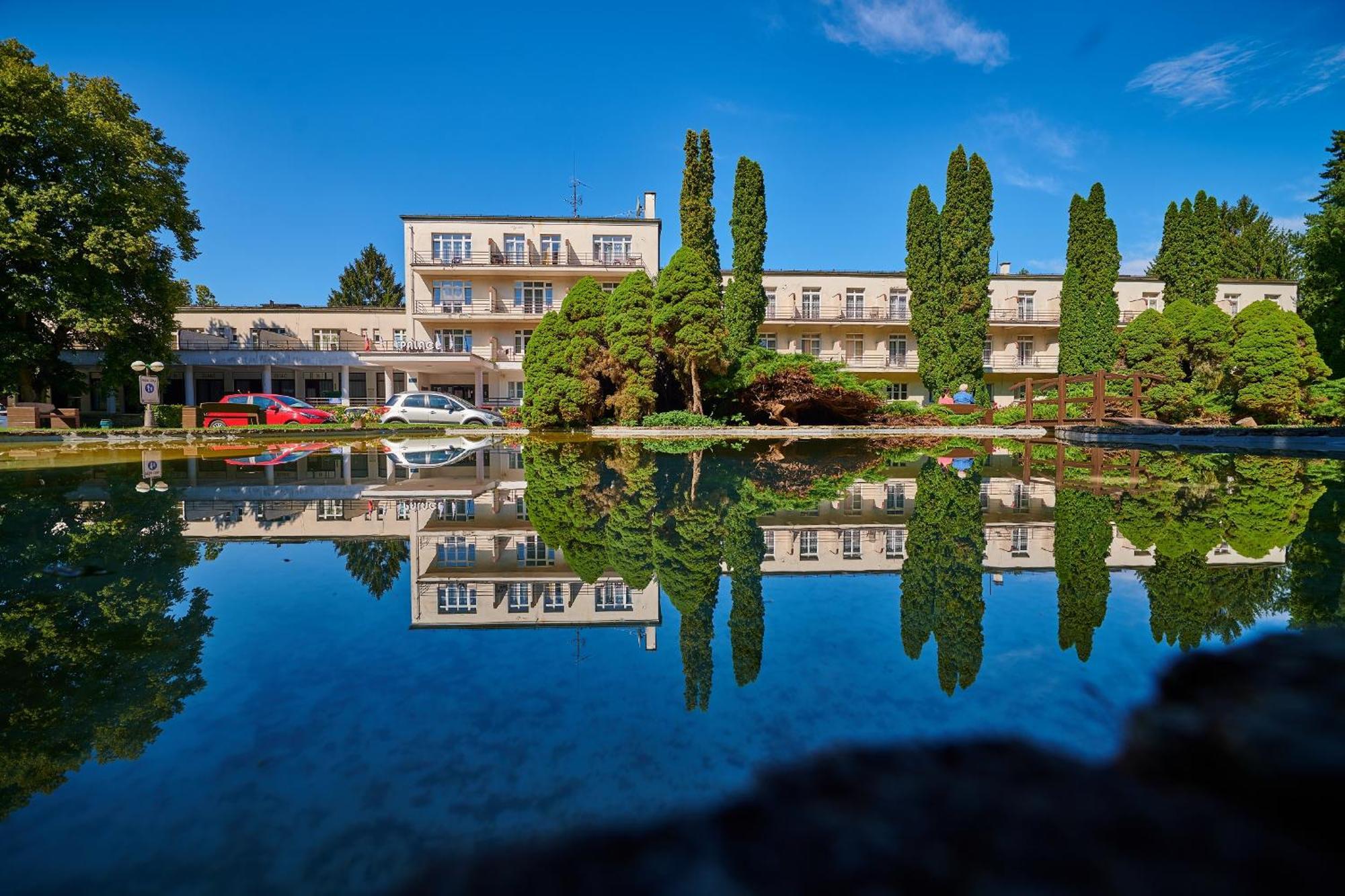 Hotel Palace - Kupele Слиач  Экстерьер фото